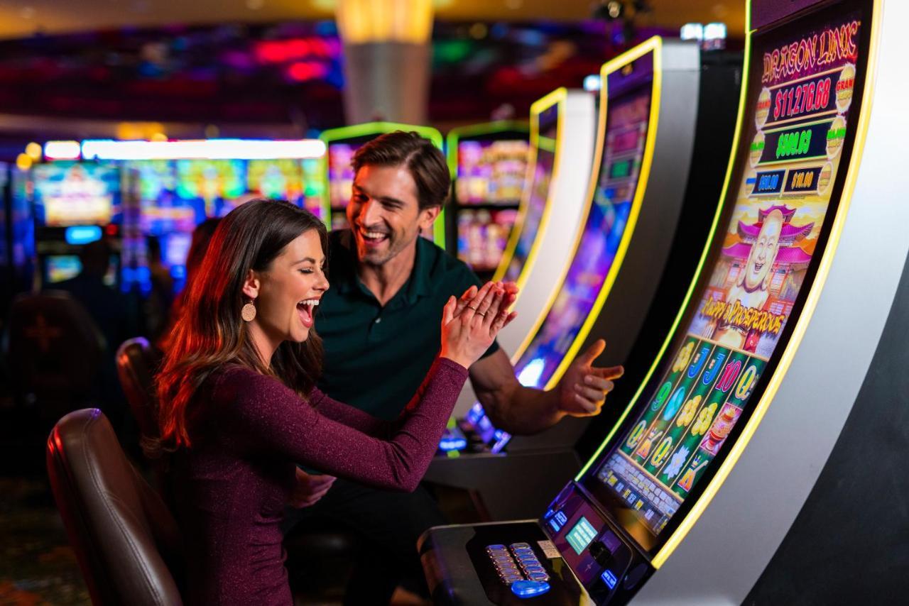 Mohegan Pennsylvania - Adults Only Wilkes-Barre Bagian luar foto