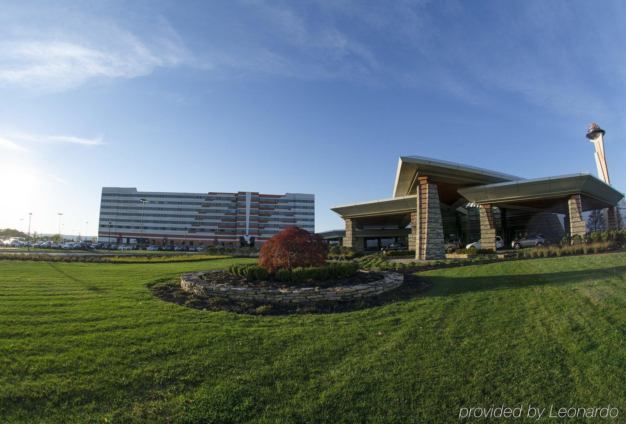 Mohegan Pennsylvania - Adults Only Wilkes-Barre Bagian luar foto