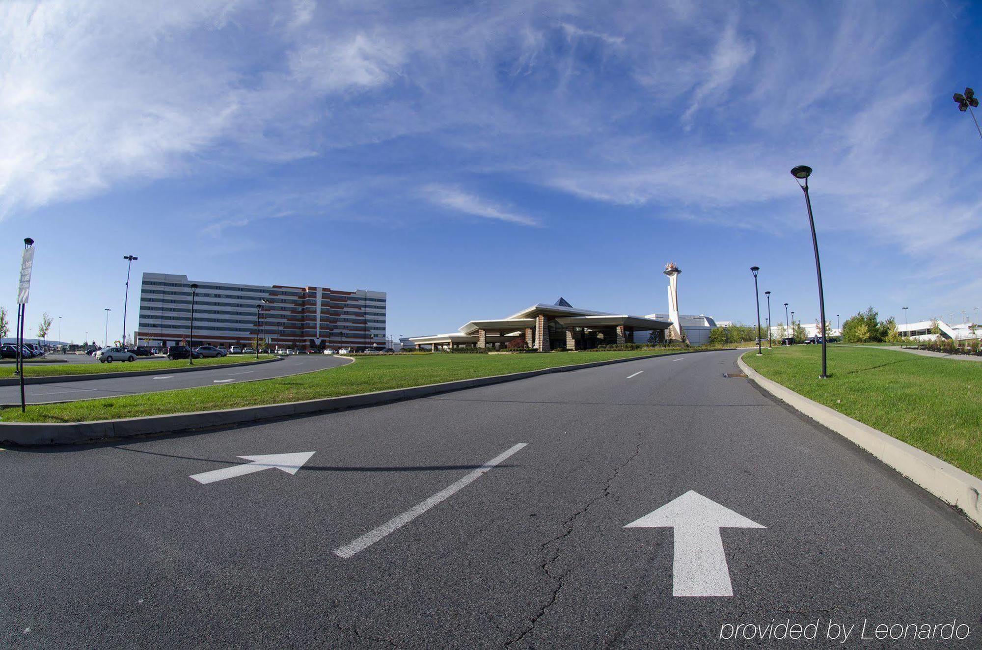 Mohegan Pennsylvania - Adults Only Wilkes-Barre Bagian luar foto